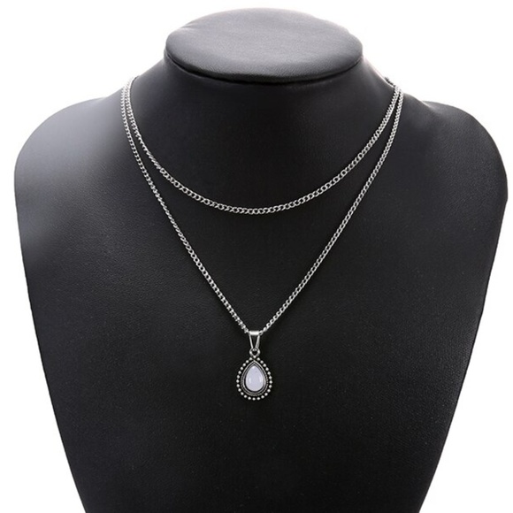 ❤️ 3/$30 Layered Moonstone Necklace - Picture 3 of 8
